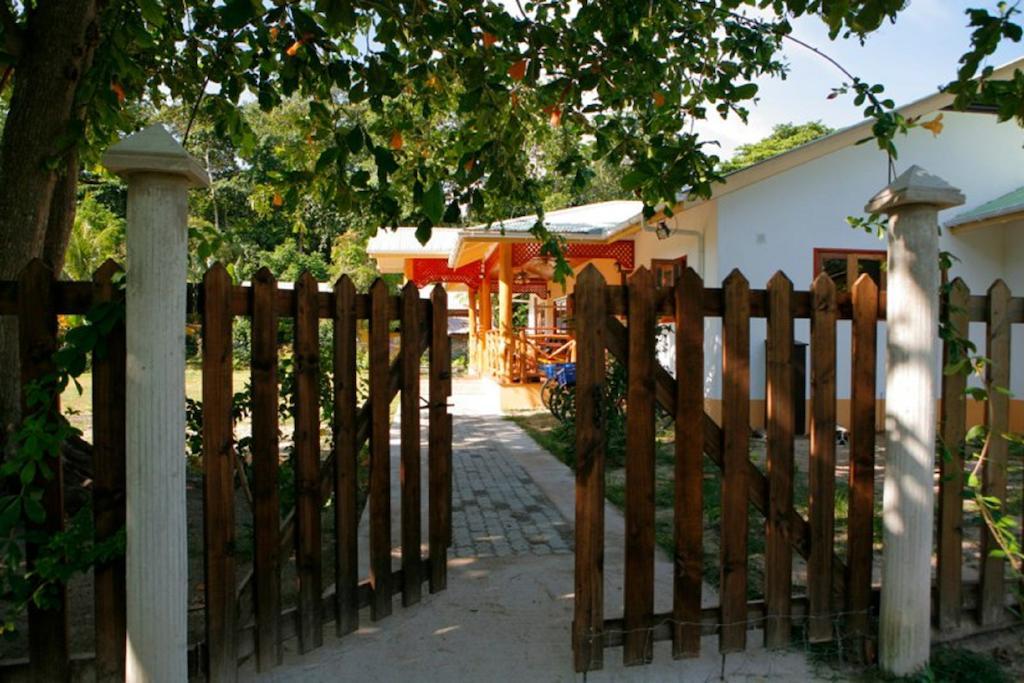 לה דיג Jms Ventures Guesthouse - Private Pool מראה חיצוני תמונה